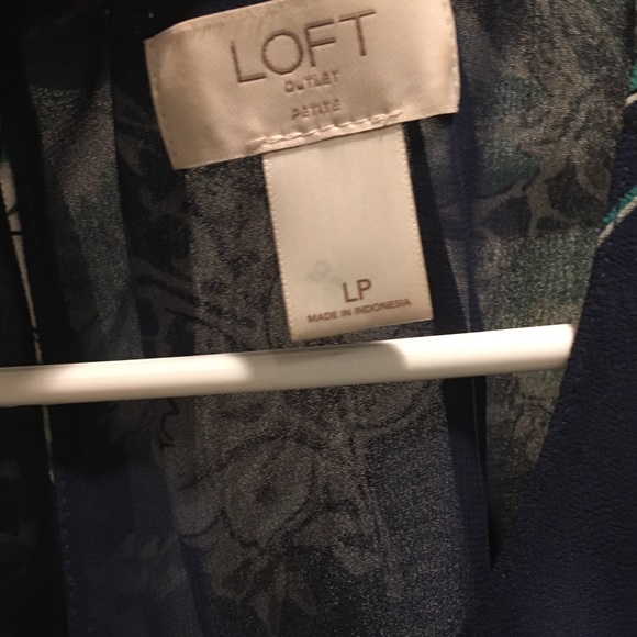 Loft sleeveless shear summer top - Picture 3 of 5